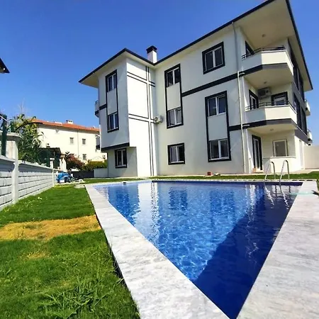 Lejlighed Safran House *